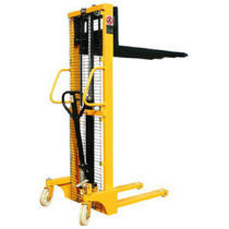 Accatastatore manuale / a timone con guida...