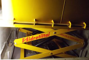 piattaforma elevatrice a forbice