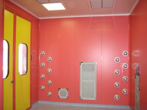 doccia ad aria / da parete / di decontaminazione