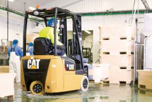 carrello elevatore elettrico / con conducente seduto / per l'industria agroalimentare / per l'industria ittica