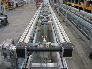 convogliatore a catena / per movimentazione / da trasporto / orizzontale
