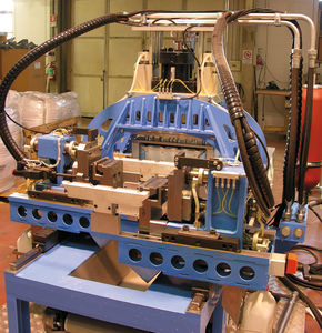 punzonatrice automatica / idraulica / di canale in materiale plastico / ad alta velocità