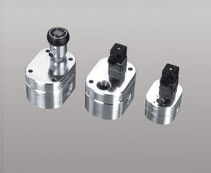 misuratore di portata volumetrico / a ingranaggi / per liquidi / a uscita analogica