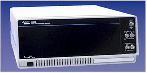 analizzatore per rete elettrica / di risposta in frequenza / benchtop