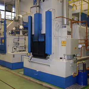 forno di carbonitrurazione / di cementazione / di ricottura / di tempra
