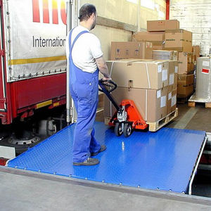 rampa di carico per veicolo utilitario / per pontile / su guida di scorrimento / idraulica