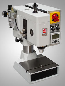 ribaditrice pneumatica / radiale / da banco