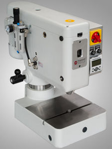 ribaditrice manuale / pneumatica / radiale / da banco