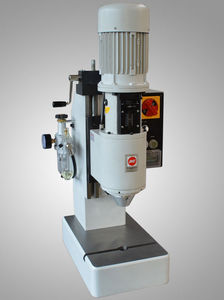 ribaditrice pneumatica / radiale / da terra / da banco