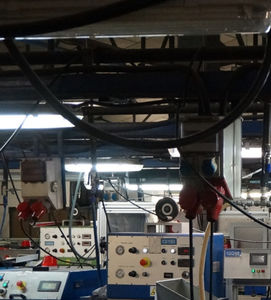 estrusione plastica termoplastica / per profilati / per grandi serie / per serie di medie dimensioni