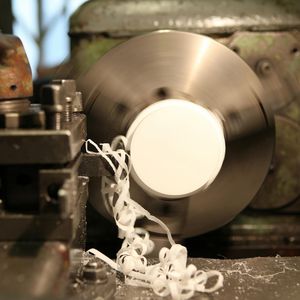 lavorazione della plastica termoplastica / plastica termoindurente / per pezzi tecnici / per grandi serie