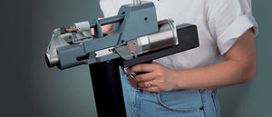 utensile per aggraffatura a controllo manuale / per tubi