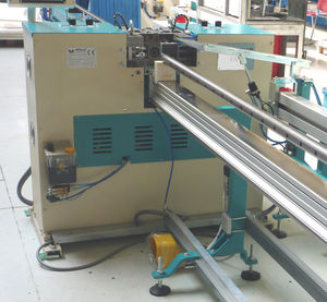 punzonatrice CNC / di tubi / a 2 teste