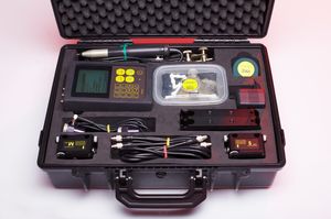 sistema di allineamento laser / per albero / con analizzatore di vibrazioni integrato per equilibratura di macchine