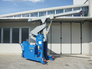 gru mobile / telescopica / con comando elettrico / di sollevamento
