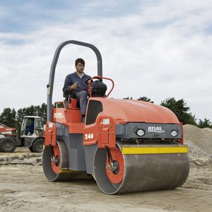 rullo compattatore tandem / articolato / a vibrazione