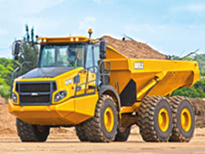 dumper articolato / con motore a combustione / per miniere e cave