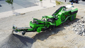 frantumatore a percussione / mobile / cingolato / con motore diesel