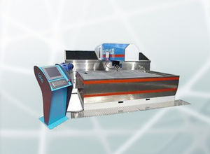 macchina da taglio per acciaio inossidabile / a getto d'acqua / CNC / compatta