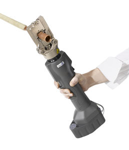 utensile per aggraffatura elettrico / per connettore / a batteria