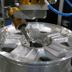 cella robotizzata di finitura / di sbavatura / per l'industria automobilistica