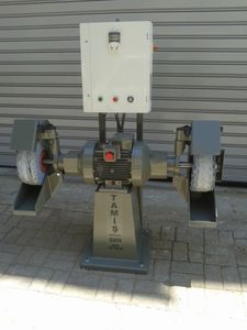 macchina lucidatrice per metalli