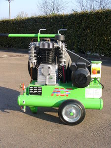 compressore d'aria / mobile / con motore elettrico / lubrificato
