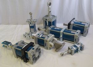 cilindro pneumatico / a doppio effetto / ad uso industriale / a tiranti