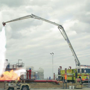 gru montato su camion / articolato / telescopico / per cantiere