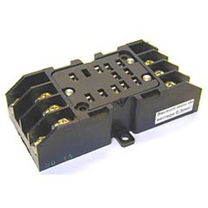 zoccolo per relè con base quadrata