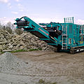 frantumatore a ganascia / ad aria mobili / su cingolo - 200 t/h (220 US tph) | Metrotrak series
