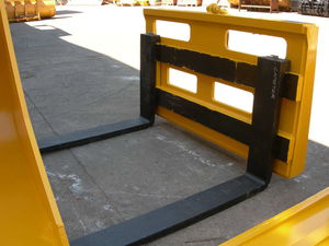 forca per pallet regolabile
