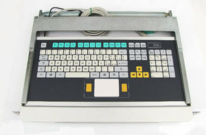 tastiera montata su rack-cassetto