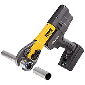 utensile per aggraffatura elettrico / per tubi / a batteria