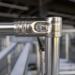 connettore per tubi in acciaio zincato