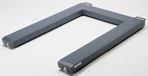 pesapallet con monitor separato