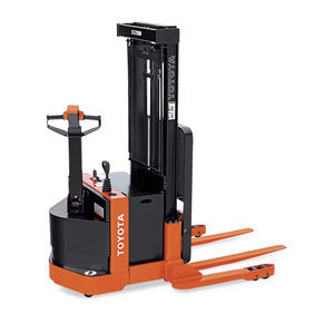 accatastatore elettrico