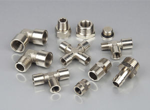 nipplo in ottone / filettato / per applicazioni pneumatiche / nichelato
