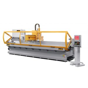 centro di lavoro CNC 3 assi