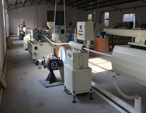 linea di estrusione per tubi compositi plastica-alluminio