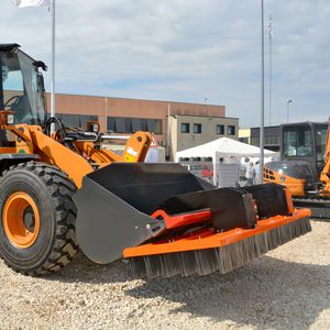 scopa per carrelli elevatori