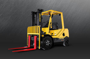 carrello elevatore su pneumatici