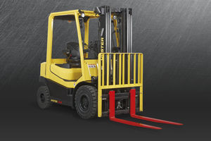 carrello elevatore su pneumatici