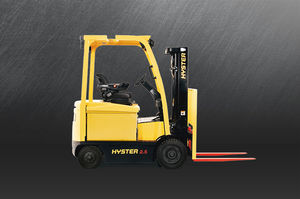carrello elevatore 4 ruote