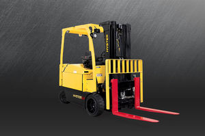 carrello elevatore 4 ruote