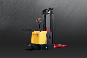 accatastatore elettrico