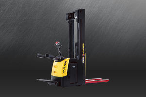 accatastatore per pallet