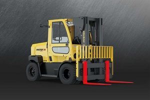 carrello elevatore con motore a combustione