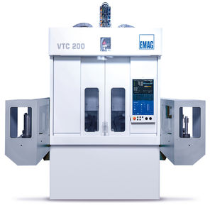 centro di tornitura CNC
