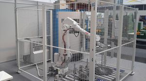sistema di carico con robot antropomorfi 6 assi / per sega circolare / automatizzato